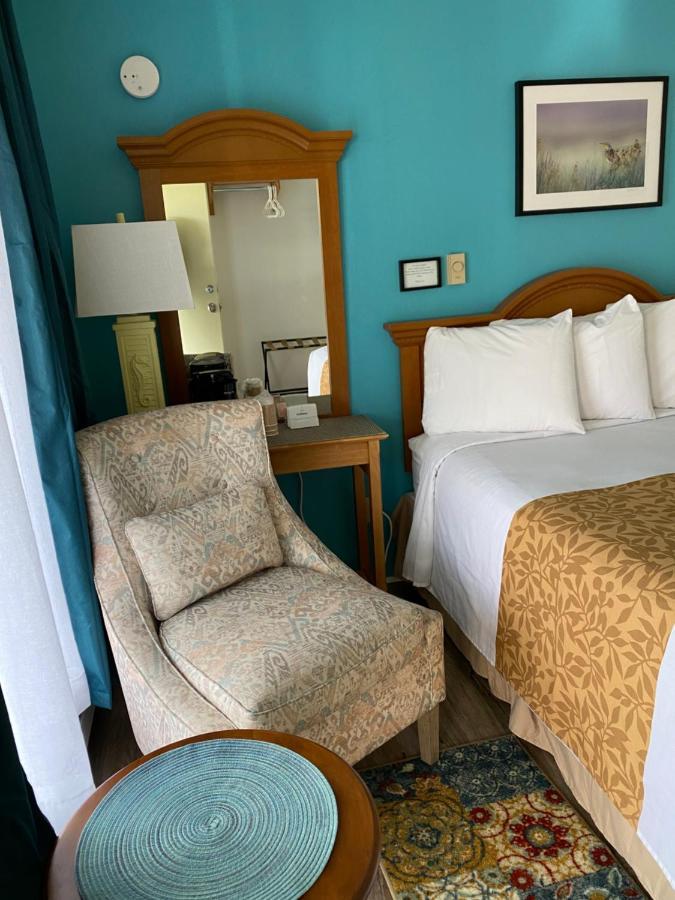 La Kris Inn Бандън Екстериор снимка